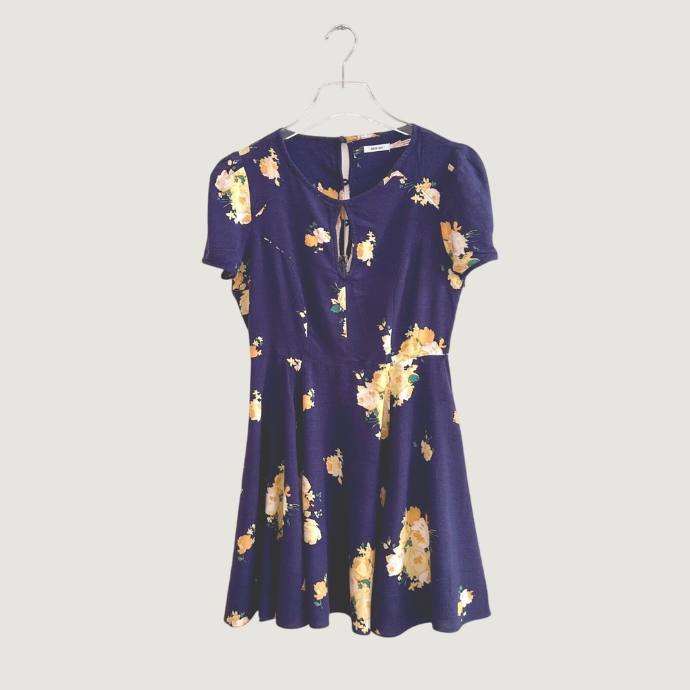 Kimchi Blue Urban Outfitters Navy Floral Mini Dress  Back Puff Sleeve Size 2